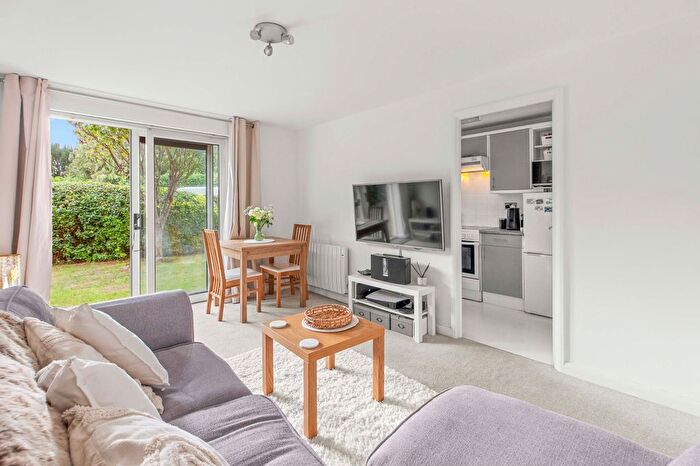 2 Bedroom Flat For Sale In Alfred Davis Court, Wethered Road, Marlow, Buckinghamshire, SL7
