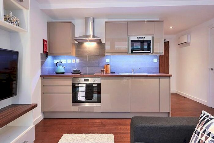 Studio To Rent In Apt, South Parade #, LS1