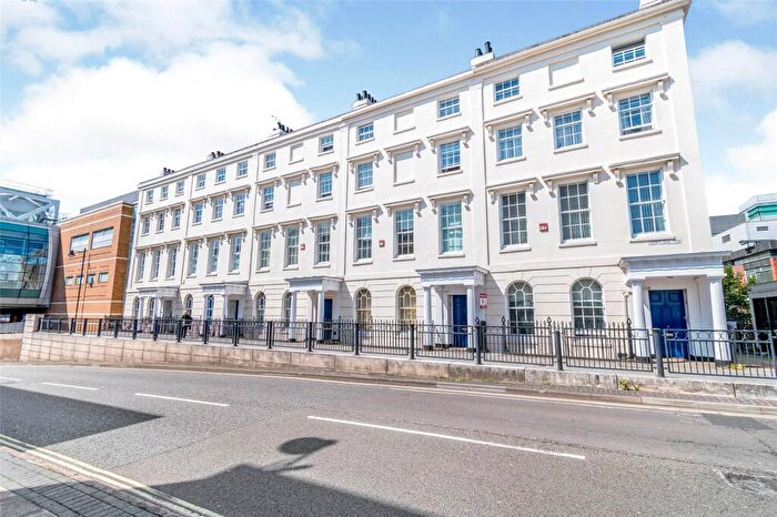 3 Bedroom Flat For Sale In Portland Terrace, Southampton, Hampshire, SO14