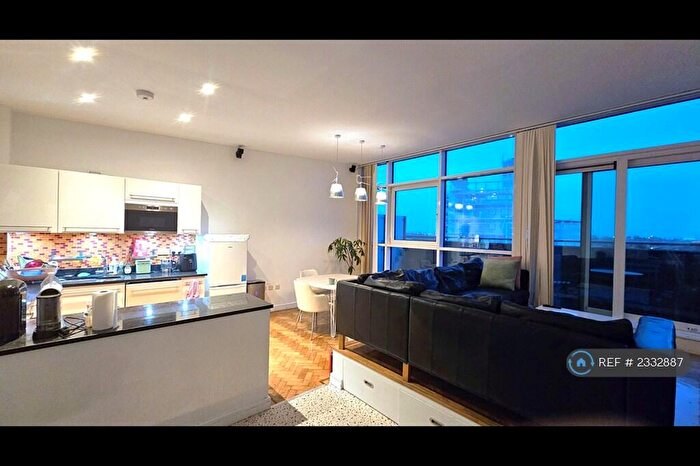 3 Bedroom Flat To Rent In Penthouse Royal Arsenal Riverside, London, SE18