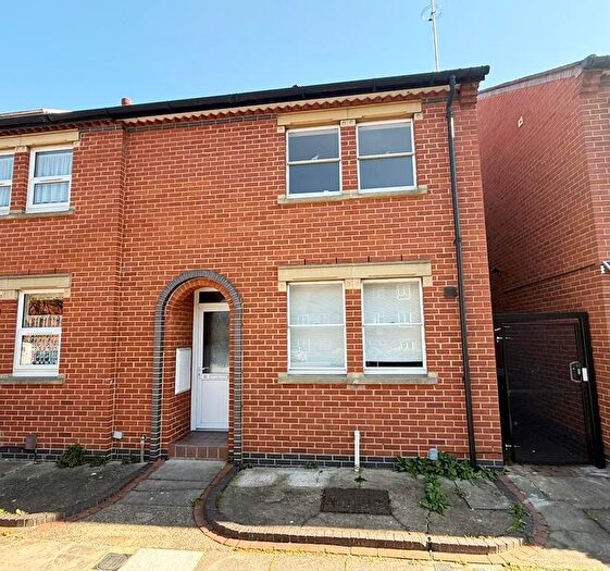 2 Bedroom End Of Terrace House To Rent In Emlen Street, Ipswich, Suffolk, IP1