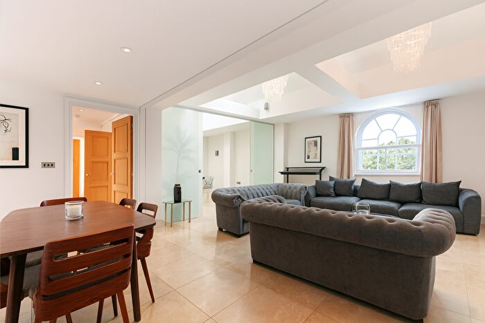 4 Bedroom Apartment To Rent In York Terrace West, Marylebone, NW1
