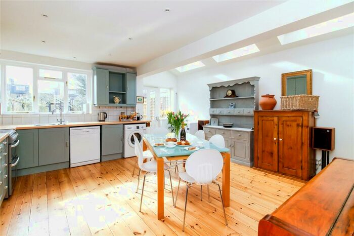 3 Bedroom Terraced House To Rent In Oakthorpe Road, Summertown, OX2