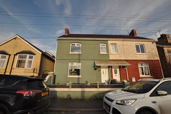 3 Bedroom Semi-detached House For Sale In North Road, Whitland, SA34