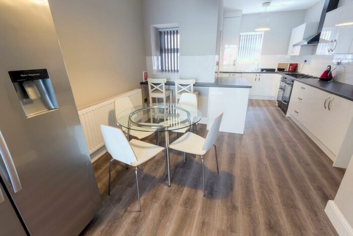 7 Bedroom Terraced House To Rent In Kensington Road, L7