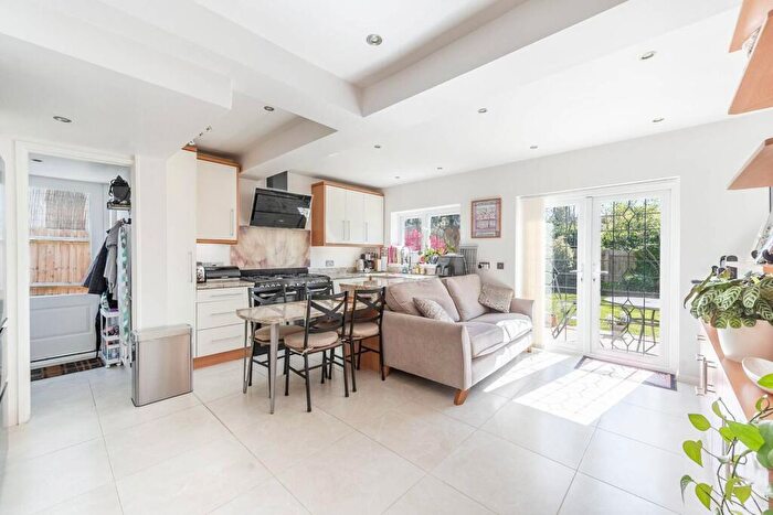 4 Bedroom Semi Detached House For Sale In Morley Crescent, Edgware, HA8