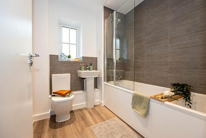 2 Bedroom Apartment To Rent In Leaf Living At Tattenhoe Park, Thackerey Crescent, Milton Keynes, Buckinghamshire, MK4