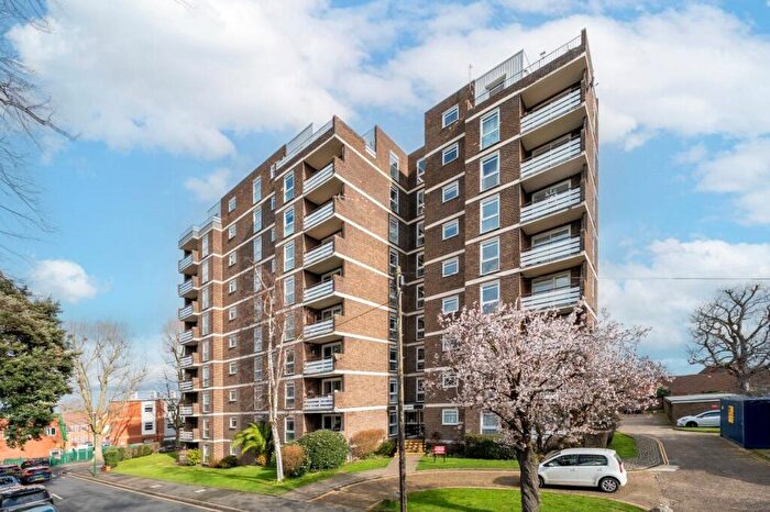 2 Bedroom Apartment For Sale In Manor Park Road, Sutton, SM1