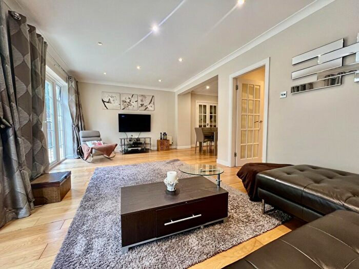 6 Bedroom Detached House To Rent In Albury Drive, Pinner, HA5