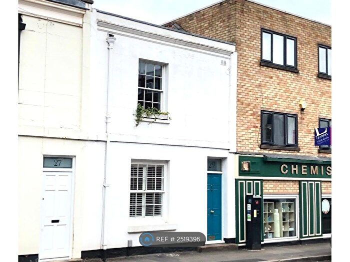 3 Bedroom Terraced House To Rent In Oxford Street, Warwickshire, CV32