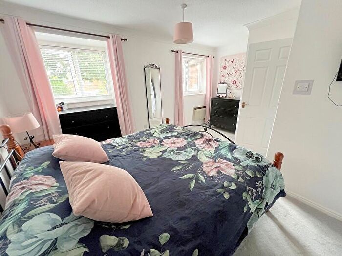 2 Bedroom End Of Terrace House For Sale In Aysha Close, New Milton, Hampshire., BH25