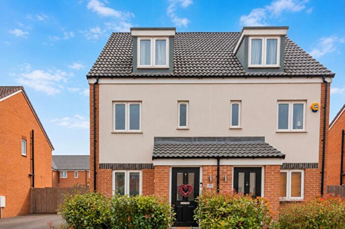 4 Bedroom Semi-Detached House For Sale In Vickers Way, Grove, Wantage, Oxfordshire, OX12