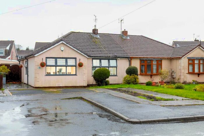 3 Bedroom Bungalow For Sale In Glyn Llwyfen, Llanbradach, Caerphilly, CF83