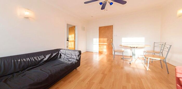 2 Bedroom Flat To Rent In Burnley Road, London, NW10