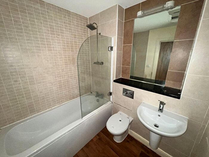 1 Bedroom Flat For Sale In Flat, The Crescent, Plymouth, Devon, PL1