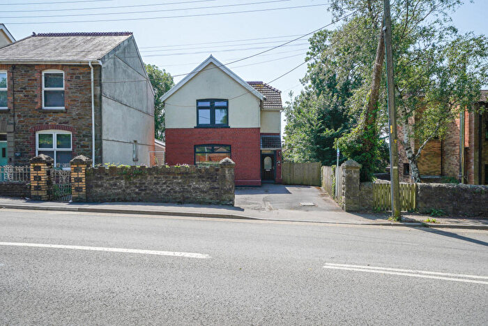 3 Bedroom Detached House For Sale In Glebe Road, Swansea, SA4