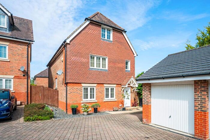 5 Bedroom Detached House For Sale In Ash Close, Banstead, SM7
