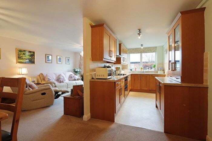 3 Bedroom Flat For Sale In Hall Park Head, Stannington, Sheffield, S6