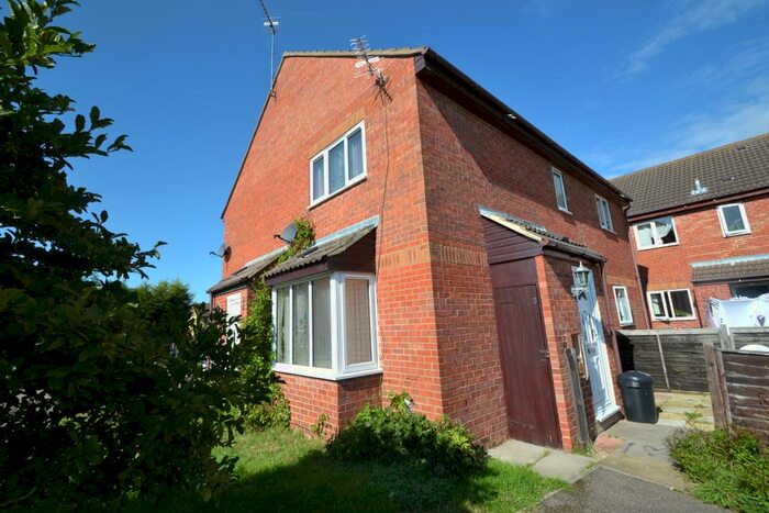 1 Bedroom House To Rent In Leyland View, NN8