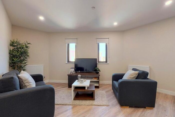2 Bedroom Flat To Rent In Furnival Square, Sheffield, S1