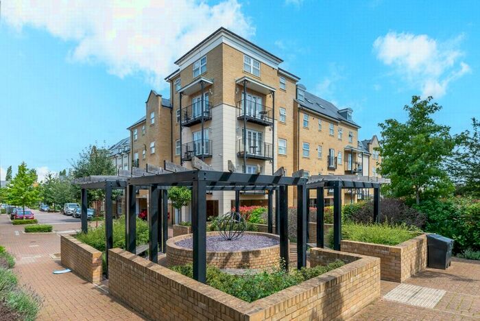 3 Bedroom Flat To Rent In Folley Court, Renwick Drive, Bromley, BR2