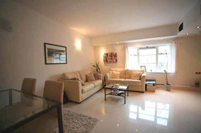 2 Bedroom Flat To Rent In Westferry Road, London, E14