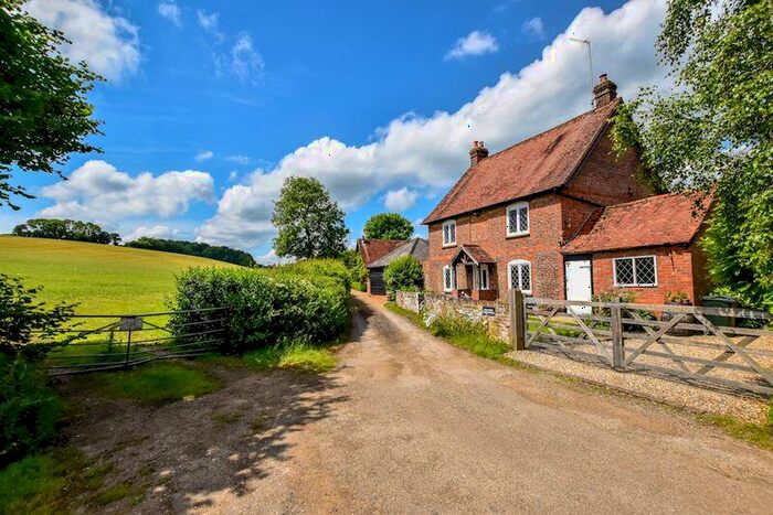 3 Bedroom Detached House For Sale In Missenden Road, Chesham, HP5