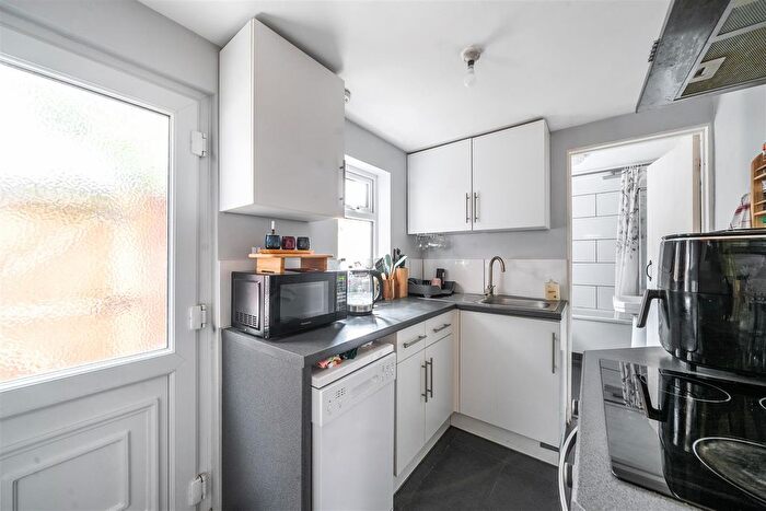 2 Bedroom Terraced House For Sale In Beaconsfield Street, Bedford, MK41
