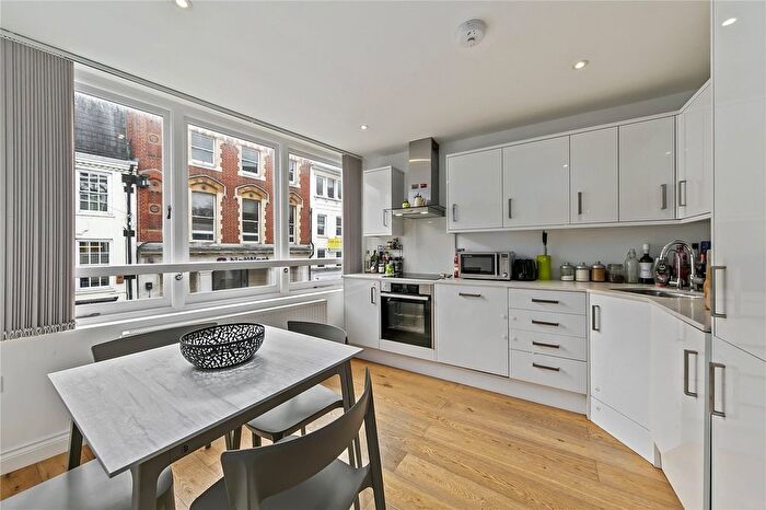 2 Bedroom Flat For Sale In George Street, Richmond, TW9