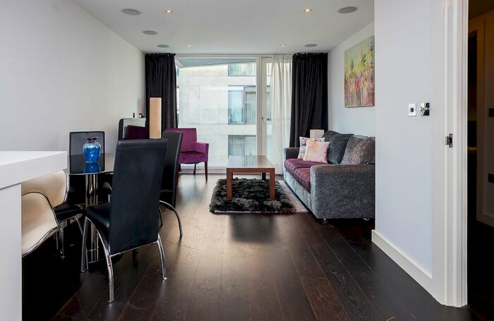 1 Bedroom Flat To Rent In Grosvenor Waterside, Chelsea, SW1W