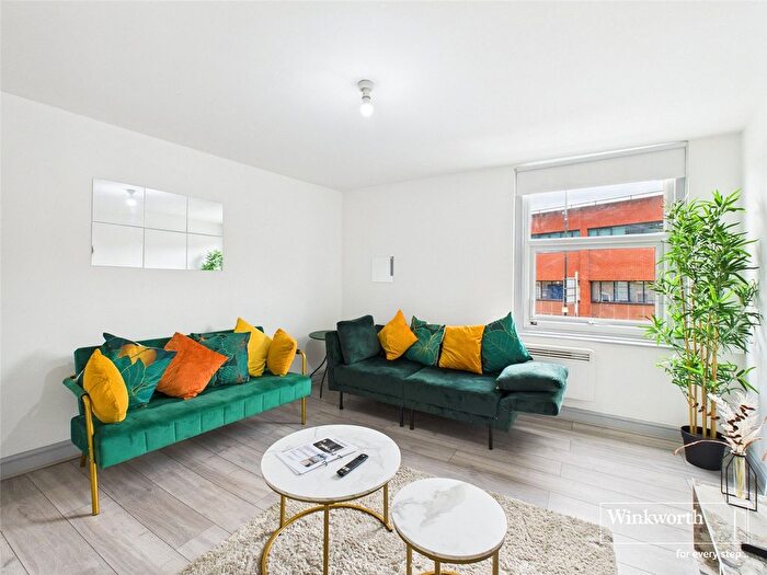 2 Bedroom Flat To Rent In Castle Street, Reading, Berkshire, RG1