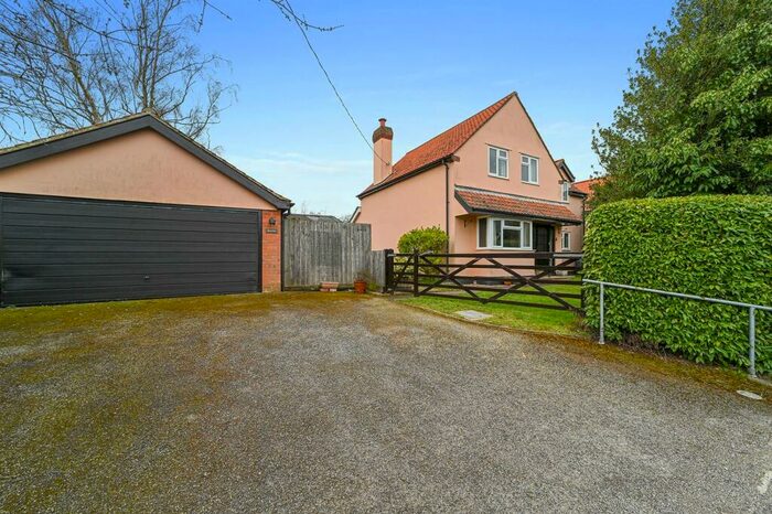 4 Bedroom Detached House For Sale In Alton Hall Lane, Stutton, IP9