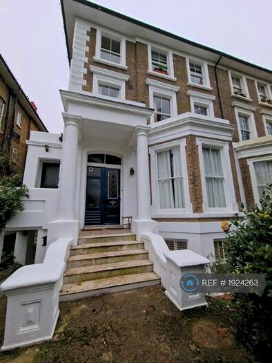 2 Bedroom Flat To Rent In Thicket Road, London, SE20