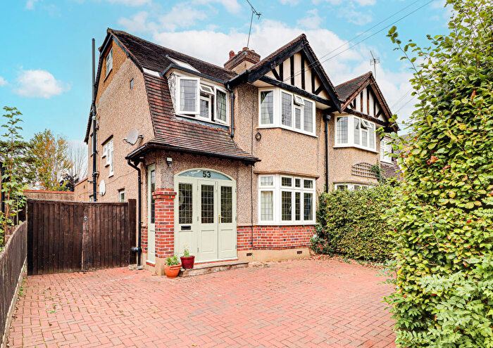 4 Bedroom Semi-Detached House For Sale In Woodland Drive, St Albans, AL4