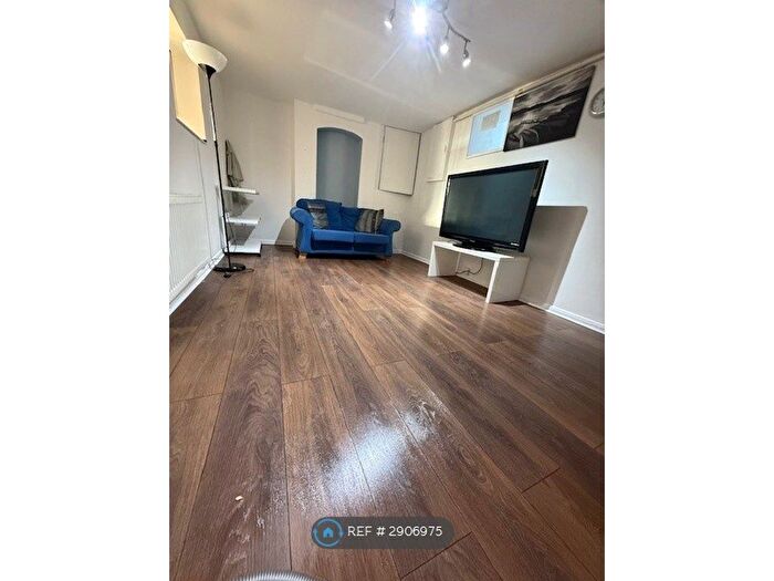 2 Bedroom Terraced House To Rent In Semilong Road, Northampton, NN2