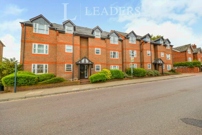2 Bedroom Apartment To Rent In Florence Court, AL1