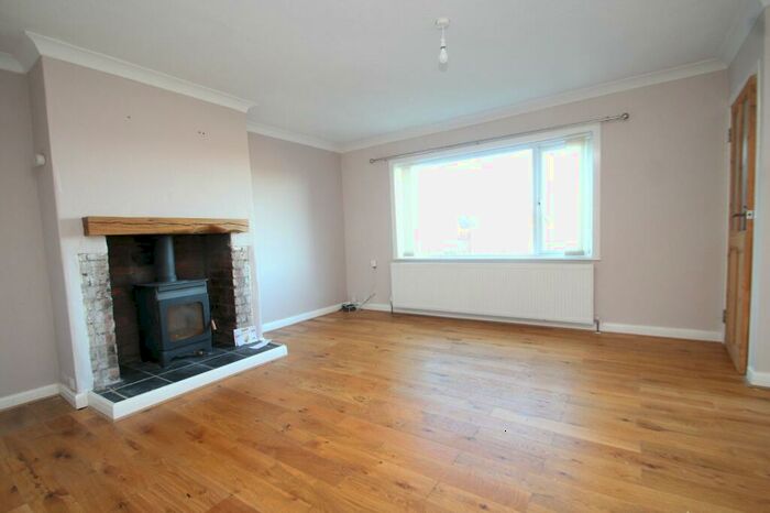 3 Bedroom Semi-Detached House To Rent In Miles Hill Crescent, Leeds, West Yorkshire, LS7