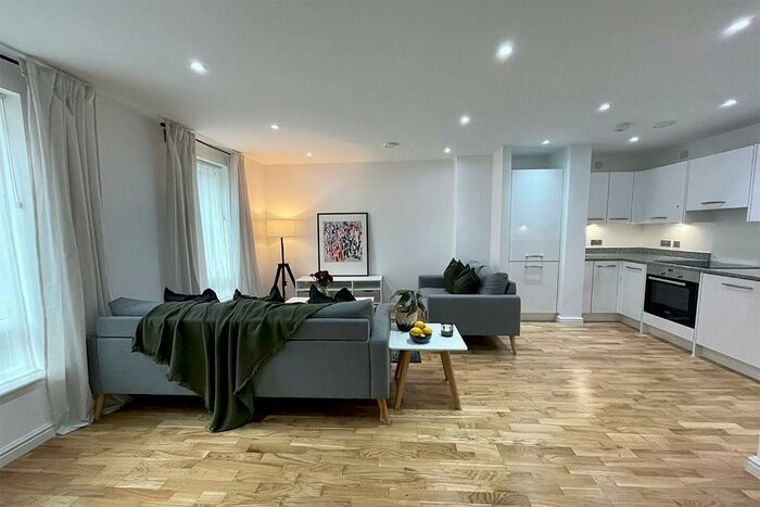 2 Bedroom Apartment To Rent In Tabernacle Gardens, London, E2