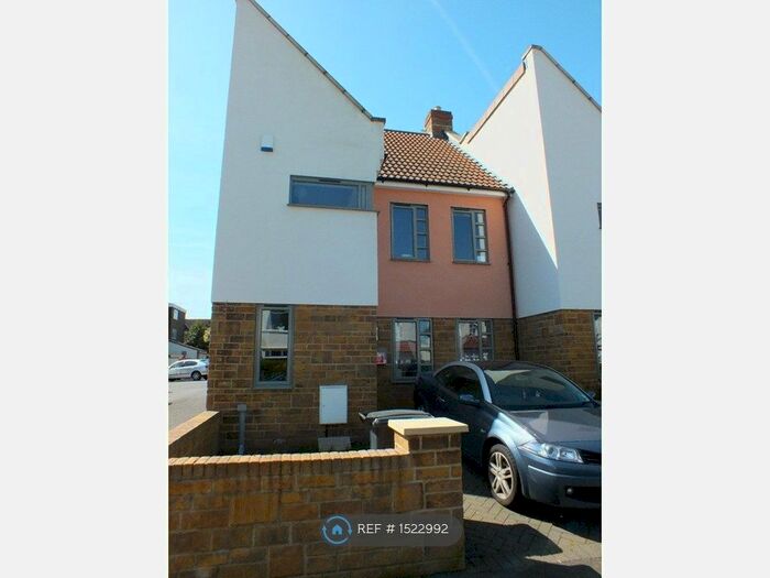 3 Bedroom Semi-Detached House To Rent In Charlecombe Road, Bristol, BS9