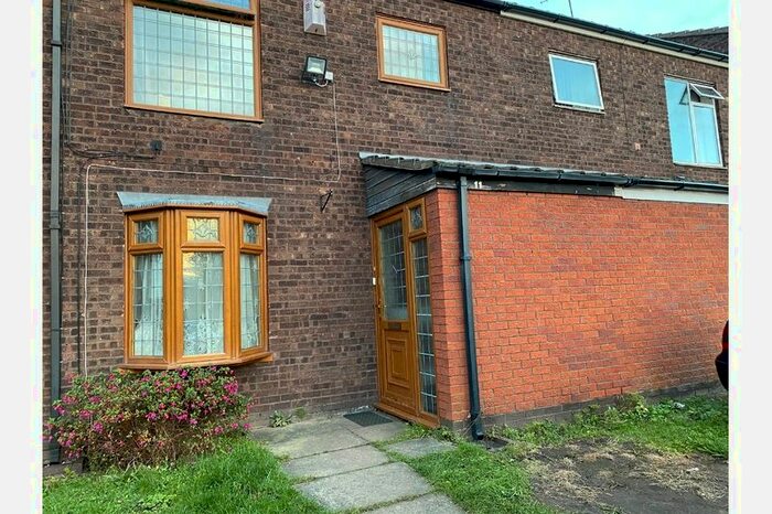 3 Bedroom Semi-Detached House To Rent In Camrose Croft, Balsall Heath, Birmingham, B12