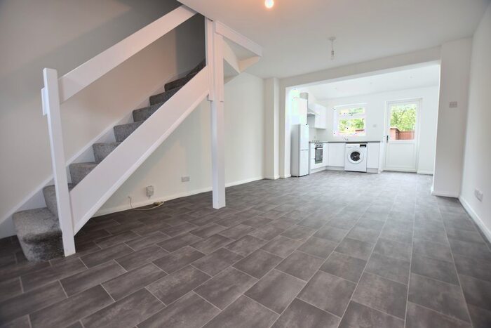 1 Bedroom Terraced House To Rent In Walsham Close, Thamesmead, SE28