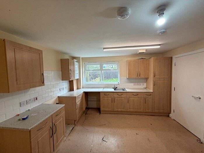 3 Bedroom Town House To Rent In Rashcliffe Hill Road, Huddersfield, HD1