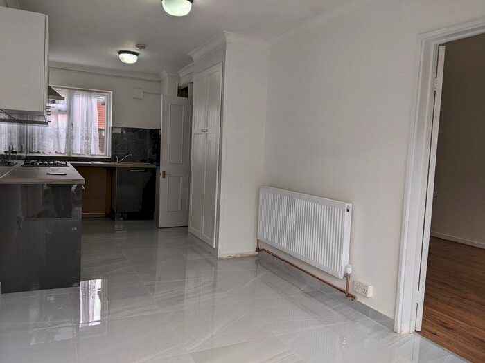 2 Bedroom Property To Rent In Alcock Close, Wallington, SM6