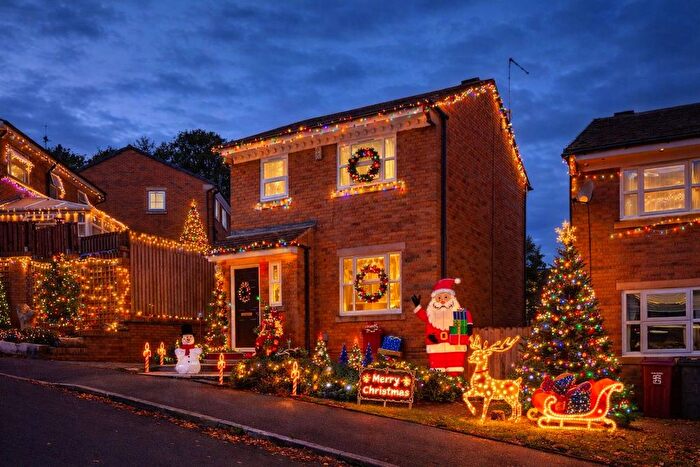 3 Bedroom Detached House For Sale In Roundhead Fold, Apperley Bridge, BD10