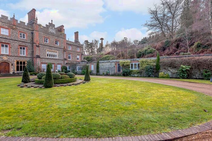 1 Bedroom Property For Sale In Albury Park Mansions, New Road, Albury, GU5