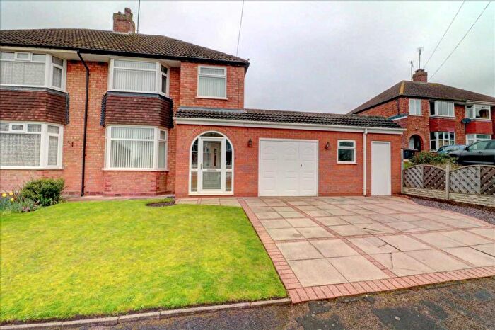 3 Bedroom Semi-Detached House For Sale In Colebridge Crescent, Coleshill, B46