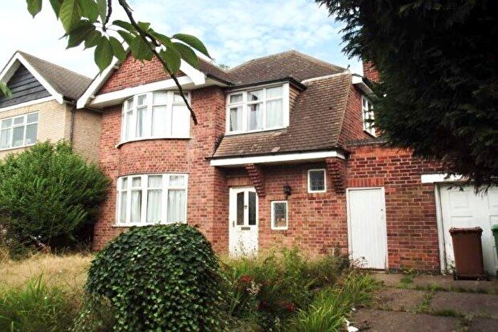 3 Bedroom Detached House To Rent In Wollaton Vale, Nottingham, NG8