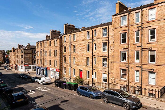 1 Bedroom Flat For Sale In Broughton Road, Edinburgh, EH7