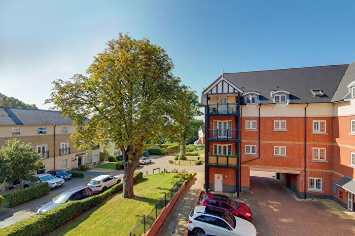 2 Bedroom Flat To Rent In Henry Manning House, Milan Walk, Brentwood, Essex, CM14
