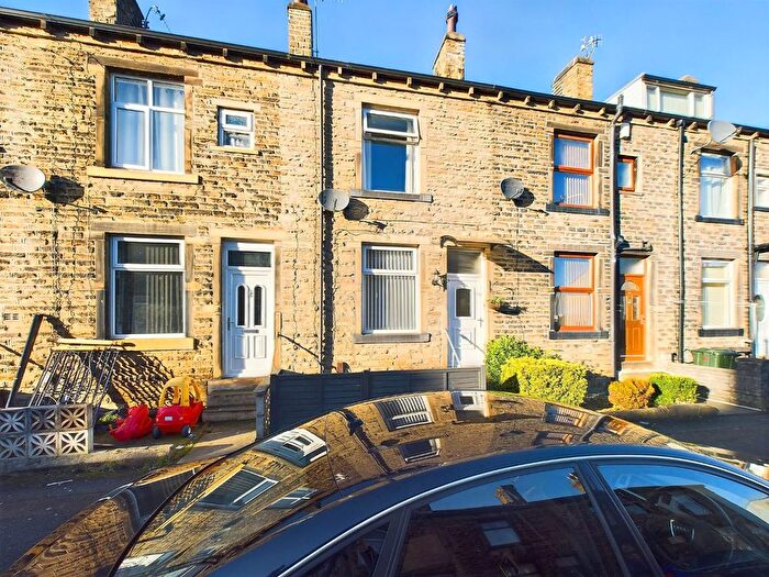 3 Bedroom Terraced House For Sale In Florist Street, Keighley, BD21